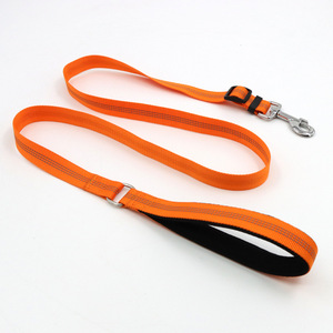 Guinzaglio in schiuma Comfort guinzaglio per cani regolabile 100 a 160cm di notte riflettente corda da passeggio leggera con anello D in acciaio inox - Product Image 3