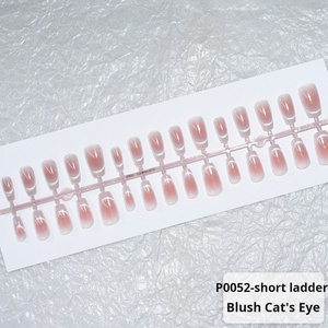 Blush Wear Advanced – Patchs d'ongles blancs réutilisables, style œil de chat français, forme trapèze courte, style salon, avec ongles en ABS acrylique - Product Image 6