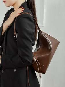 Sac à main décontracté en cuir véritable pour femme avec chaînes, fermeture éclair, imperméable, capacité de 1 à 1,9 L - Product Image 6