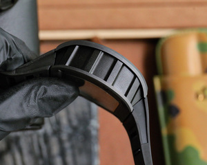 นาฬิกาข้อมือเซรามิกสีดำสุดหรู ดีไซน์ใหม่สไตล์นักออกแบบแฟชั่น 26 ปี ระบบอัตโนมัติ คุณภาพสูง กันน้ำ พร้อมเข็มบอกเวลา - Product Image 3