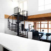 Escalier intégré rotatif en acier et bois avec garde-corps unilatéral, sur mesure, pour intérieur et extérieur, adapté aux loft, duplex, villa, avec un design épuré et élégant
