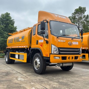 Camion-citerne tout-terrain FAW 8000L 4x4 4AWD pour produits inflammables et dangereux avec débitmètre et buse de remplissage pour le transport de pétrole - Product Image 6