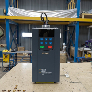 Variador de Frecuencia RIQNO Serie A800 de 7.5kw, con Certificación CE y ROHS, 380V 50/60Hz, Control Vectorial, Diseño Modular para Motor de Compresor Solar Trifásico - Product Image 1
