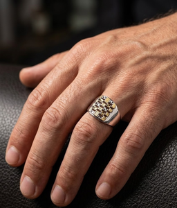 DIVYORO Bague élégante pour homme plaquée or, en cuivre et laiton, bijoux de mode, accessoire classique pour les looks décontractés et élégants - Product Image 4
