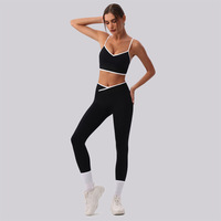 Ensemble de yoga pour femmes personnalisé, haut court à bretelles réglables et leggings à taille croisée, à rayures contrastées, très extensible, pour la gym et le fitness