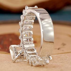 Exquisitos anillos de diamantes de joyería fina elaborados con diamantes de primera calidad y diseñados con elegancia atemporal. - Product Image 3
