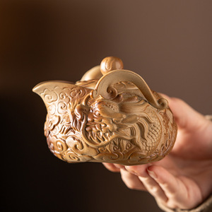 Théière en céramique avec relief de dragon, un théière et deux tasses, ensemble de thé de voyage portable pour la maison et l'extérieur, poterie de Dehua, tradition chinoise - Product Image 2