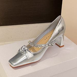 Zapatos de Tacón Alto de Cuero Dorado para Novia, Estilo Chino, Color Champán, con Sofisticación y Antideslizantes, para Bodas de Verano - Product Image 5