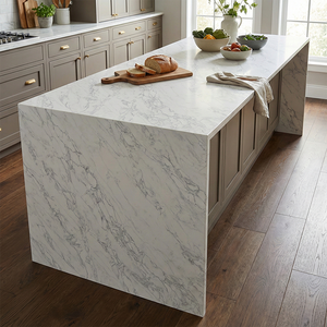 Encimera de Cuarzo Calacatta con Diseño de Cascada y Borde a Medida para Proyecto de Cocina de Villa de Lujo - Product Image 2