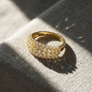 Anillo de cóctel de lujo para mujer, chapado en oro de 18 quilates, con moissanita, engaste pavé, corte brillante redondo, banda de plata 925, joyería de boda - Product Image 4