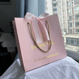 Bolsas de Papel Rosa Mate Premium con Logotipo Dorado - Bolsas de Compras de Lujo para Bodas y Ocasiones Especiales - Product Image 2