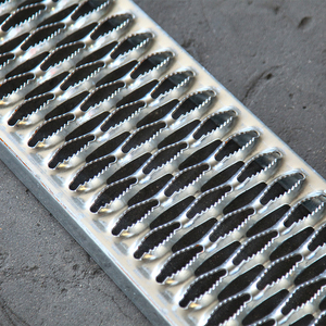 Mái chống trượt cá sấu loại Grip strut an toàn lối đi sàn Catwalk nhôm Grating Bảng điều chỉnh - Product Image 1