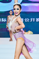Costume de danse latine Vennystyle avec cristaux - Sur mesure - Robes en spandex/coton flatteuses - Bestseller - Spectacle