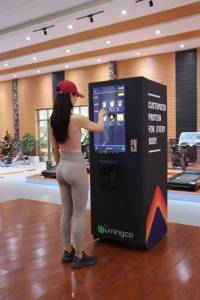 Distributeur automatique de boissons protéinées LDP01 avec écran tactile de 32 pouces, paiement multi-mode et WIFI/4G, pour les salles de sport et les lieux publics - Product Image 3
