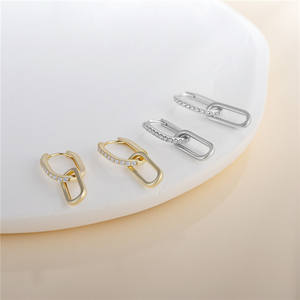 Pendientes de circonia de corte redondo minimalistas de plata de ley S925, versión de cobre personalizable, con llavero de plata y oro de 14k para mujer - Product Image 5