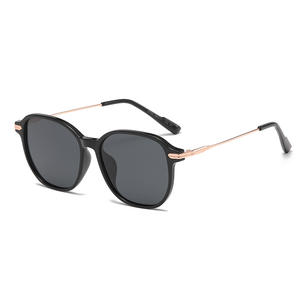 Gafas de sol de estilo europeo para mujer, montura metálica negra, lentes TAC, protección UV400, para viajes al aire libre, conducción, moda - Product Image 5