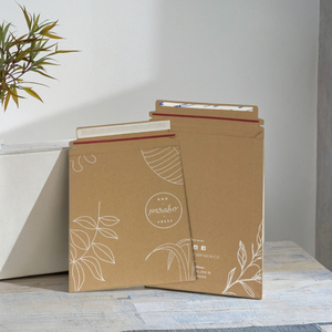 Stampa personalizzata Design bianco <span class=keywords><strong>Kraft</strong></span> <span class=keywords><strong>A4</strong></span> di lusso avvolge cartone Mailer imballaggi riciclati marrone Stay Flat buste con logo - Product Image 4