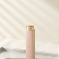 Flacon de parfum de voyage 10 ml personnalisé avec étiquette, design à ouverture rotative, coque ABS rectangulaire mince avec insert en verre, portable et facile à transporter