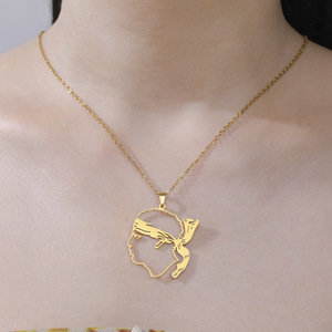 Collana con Ciondolo a Forma di <span class=keywords><strong>Bandiera</strong></span> Corsicana Traforata in Acciaio Inox 304, Bestseller Transfrontaliero Direttamente dalla Fabbrica, Bambù e Oro 18k - Product Image 2