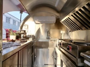 Camion de restauration mobile personnalisable pour chocolat, glaces, burgers, frites et autres snacks, destiné aux usines de snacks, vignobles et commerces de détail - Product Image 5