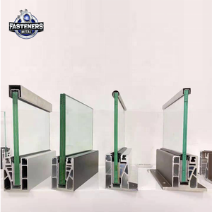 Perfil <span class=keywords><strong>de</strong></span> base <span class=keywords><strong>de</strong></span> canal en U <span class=keywords><strong>de</strong></span> aluminio <span class=keywords><strong>para</strong></span> barandilla <span class=keywords><strong>de</strong></span> vidrio <span class=keywords><strong>de</strong></span> piscina sin marco Sistema <span class=keywords><strong>de</strong></span> balaustrada <span class=keywords><strong>de</strong></span> vidrio montado en el piso - Product Image 4
