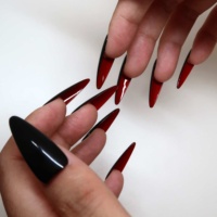 Ongles à presser en acrylique forme amande, style French manucure contrastant foncé et épicé, options de vernis personnalisables, vente en gros pour les fêtes d'Halloween