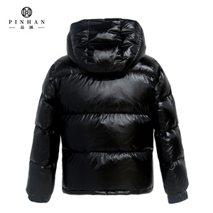Chaquetas acolchadas populares de nailon negro brillante para <span class=keywords><strong>hombre</strong></span>, abrigo de burbujas acolchado personalizado para <span class=keywords><strong>hombre</strong></span>, abrigos hinchados con capucha para <span class=keywords><strong>hombre</strong></span> con bolsillos cuadrados - Product Image 2