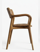 Fauteuil de salle à manger en teck massif courbé, alliant design scandinave minimaliste et moderne du milieu du siècle, fabriqué en bois naturel pour usage hôtelier