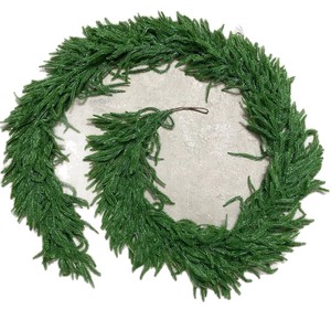 Guirlande de Noël artificielle en rotin de pin de Norfolk Yunqi Linghui, aiguilles en PE, texture en caoutchouc souple, 180 cm, couronne décorative - Product Image 3