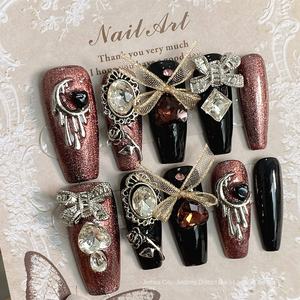 Shen Ji เล็บมือปลอมสีแดง, มีฮู้ดสำหรับขับขี่สไตล์ฝรั่งเศสดวงตาของแมวทำเล็บมือแบบบาโรกแบบมีตา - Product Image 1