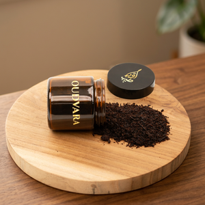 Oudvara Bukhur 60g, una mezcla de incienso auténtica y rica en aromas, elaborada para los rituales tradicionales de quemar bakhoor. - Product Image 1
