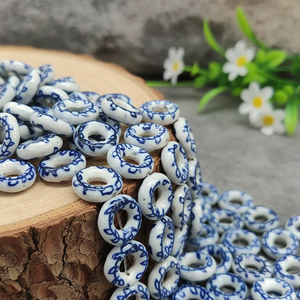 Perles en céramique crémeuse en forme d'anneau, peintes à la main, en porcelaine bleue, motif floral bleu, perles <span class=keywords><strong>Delft</strong></span> bleues et blanches en forme de beignet CC1914 - Product Image 2
