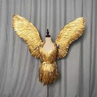 Luxuriöses goldenes Federkleid mit großen Engelsflügeln, Bühnenkostüm für Damen, für Nachtclub, Modenaufnahmen, Cosplay-Party