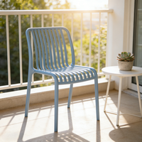 Chaise en plastique PP empilable moderne pour restaurant, hôtel, café, chaise commerciale, imperméable, durable, légère, chaise d'extérieur