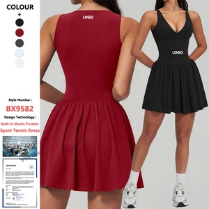 Tenue de sport sans manches personnalisée, coupe ajustée, pour femmes, tennis, golf, pickleball, exercice, robe avec shorts intégrés et poches - Product Image 1