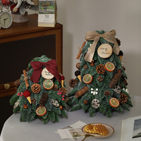 Arbre de Noël en sapin noble fini de 30-40 cm avec nœud en velours et accents naturels, décoration de table réaliste pour les fêtes