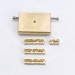 Tùy Chỉnh Công Cụ Da Xách Tay Ngày Thời Gian Giày Dập Nổi Xà Phòng Logo Maker Alphabet Stamp - Product Image 2