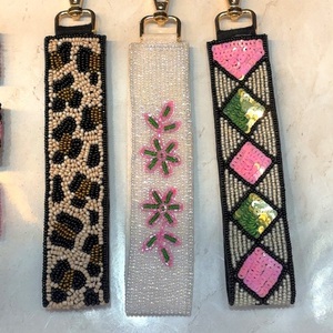 Llavero de Cuentas Coloridas Hecho a Mano, Accesorio Decorativo para Bolsos, Regalo de Moda para el Estilo Diario - Product Image 5