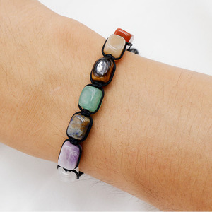 Pulsera de cristal de siete vetas tejida con piedras curativas naturales de colores al por mayor, pulsera de chakras para meditación - Product Image 3