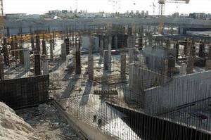 Panneau de coffrage en plastique réglable sur mesure, imperméable et réutilisable pour la coulée de béton dans les projets d'infrastructure - Product Image 2