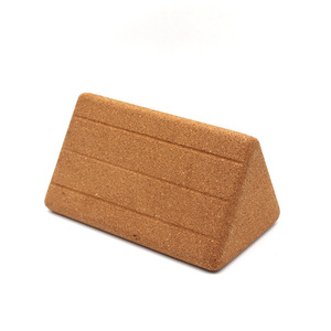 Bloque de Yoga Triangular de Corcho de Alta Densidad <span class=keywords><strong>para</strong></span> Relajación Lumbar y Asistencia en Danza y Fitness - Product Image 5