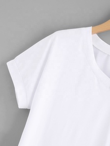 T-<span class=keywords><strong>shirt</strong></span> personnalisé biologique 100 coton <span class=keywords><strong>blanc</strong></span> <span class=keywords><strong>blanc</strong></span> poche souple T-<span class=keywords><strong>shirt</strong></span> pour femmes col en V ourlet incurvé T-<span class=keywords><strong>shirt</strong></span> lourd - Product Image 3