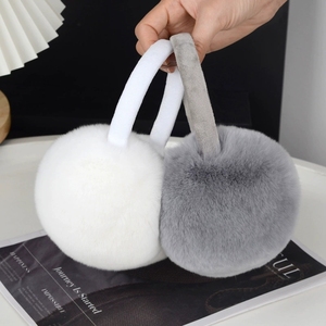 Femmes personnalisé mignon doux en peluche coupe-vent <span class=keywords><strong>cache</strong></span>-oreilles épaissir chaud hiver 100% <span class=keywords><strong>fourrure</strong></span> naturelle <span class=keywords><strong>cache</strong></span>-oreilles <span class=keywords><strong>fourrure</strong></span> <span class=keywords><strong>fourrure</strong></span> <span class=keywords><strong>oreille</strong></span> couvre - Product Image 1