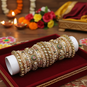 Ensemble de bracelets styliste Glam Finish Kundan Meenakari et perles Bijoux élégants en plaqué or pour mariages et occasions festives - Product Image 3
