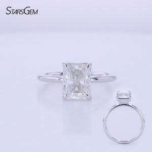 Anillo de compromiso de moissanita de 3 quilates Corte radiante Anillos de forma radiante de diamantes de moissanita de oro sólido de 10K/14K - Product Image 2