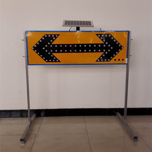Segnale Direzionale LED Solare Portatile per Controllo del Traffico e Avviso di Chiusura Corsie Autostradali - Product Image 4