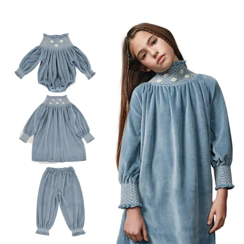 Pagliaccetto smocked per bambini in stile europeo personalizzato abbinato a abiti smock per ragazze vestiti per bambini smocked a mano