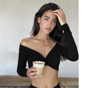 Haut court moulant pour <span class=keywords><strong>femme</strong></span>, haut de yoga, vêtements de sport, tenue de gym, haut enveloppant de fitness, haut de yoga à col en V, vêtements athleisure pour <span class=keywords><strong>femme</strong></span> - Product Image 3