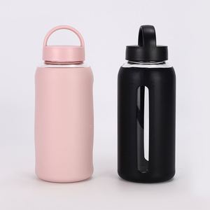 Bouteille d'eau en verre borosilicate à large ouverture sans BPA avec manchon en silicone 800 ml pour le sport, le yoga et la motivation - Product Image 2