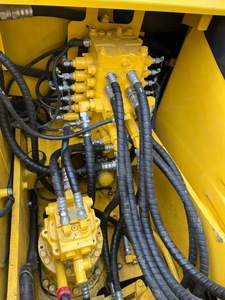 Excavadora de cadenas Komatsu PC130 usada a precio económico, excavadora Komatsu PC130 de segunda mano de 13 toneladas con pocas horas de trabajo en stock - Product Image 6